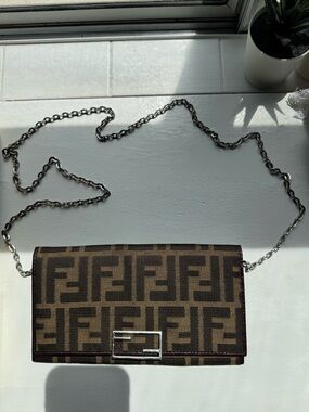 Fendi Zucca Wallet on Chain 🔥Box, authentication certificate, chain, dust bag.